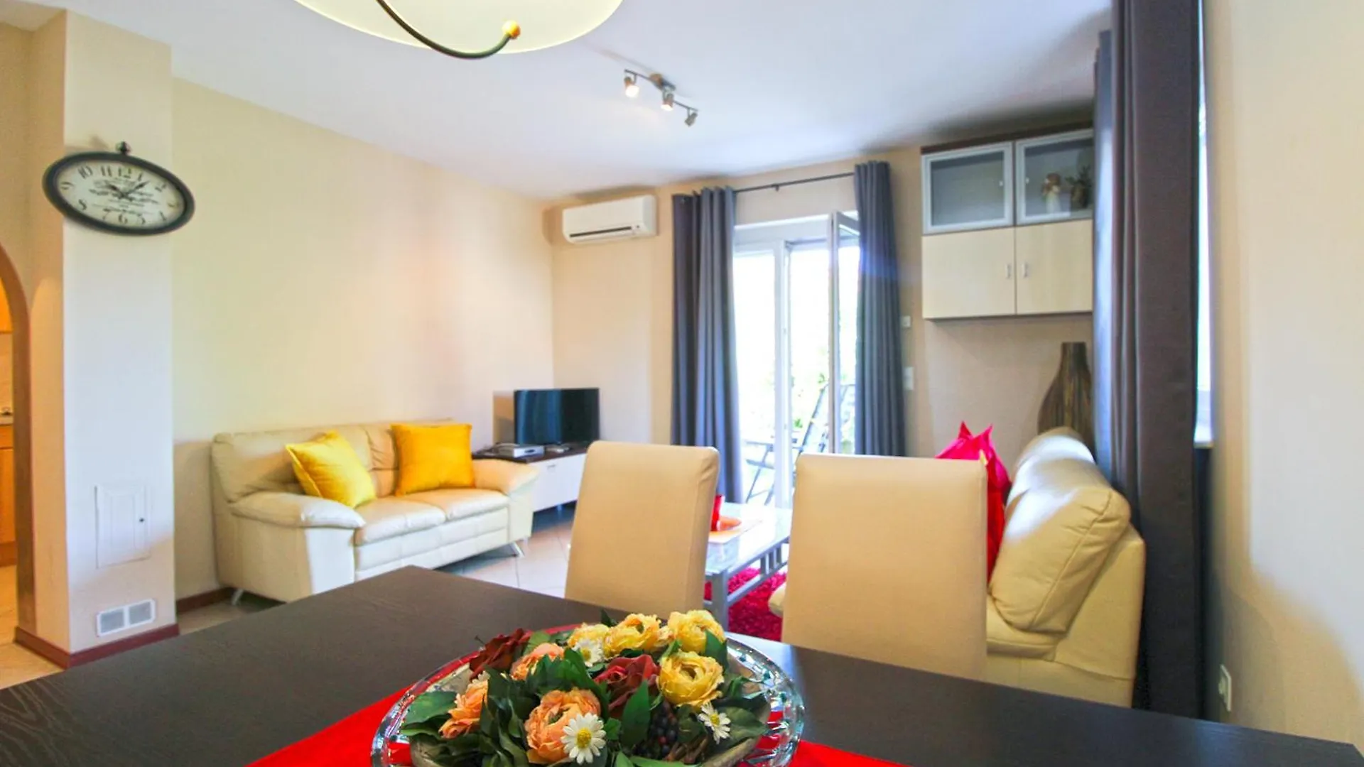 Apartment Radica 2357 Pula
